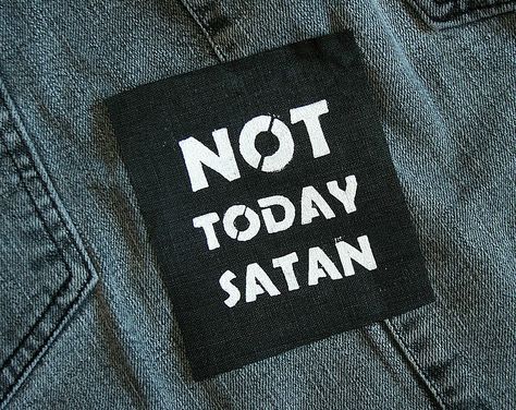 Not Today Satan patch - Bianca Del Rio, Rupaul, RPDR patch, drag queen, genderqueer, riot grrrl pin screenprinted patch Vaporwave Clothing, Harajuku 90s, Punk Patches, Aesthetic Streetwear, Black Patch, Riot Grrrl, Morale Patch, Mötley Crüe, Not Today