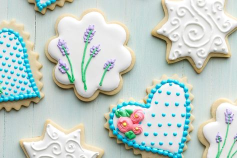 Diy Sugar Cookies, Royal Frosting, Easy Royal Icing Recipe, Cookie Icing Recipe, Royal Icing Sugar, Icing Design, Sugar Cookie Royal Icing, Sugar Cookie Icing, Iced Sugar Cookies