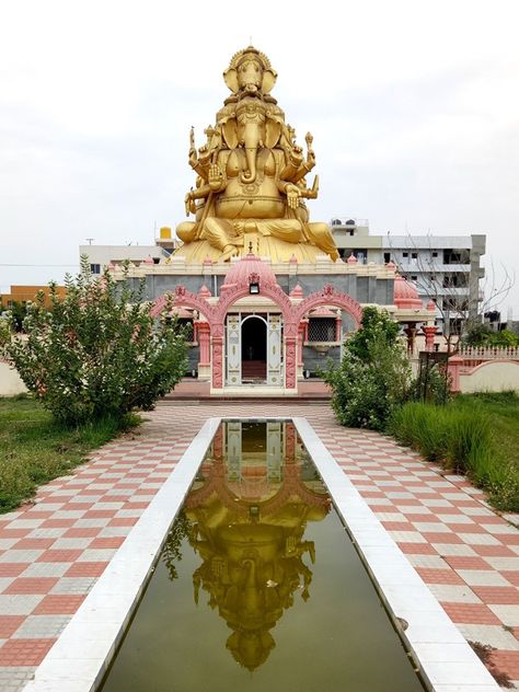 Panchamukhi Ganesha Temple, Famous Landmark in Kengeri - i Share Ganesha Temple, Ganesh Temple, India Live, Temple India, India Images, Wallpaper Images Hd, Cover Inspiration, Rectangular Pool, Shri Ganesh