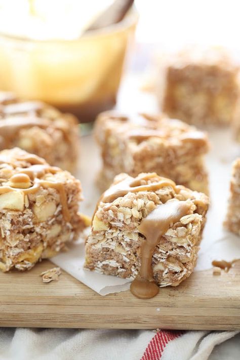 Apple and Oatmeal Rice Krispie Treats | KeepRecipes: Your Universal Recipe Box Brownies Recipes, Krispie Treats Recipe, Holiday Sweets, Krispy Treats, Krispies Treats, Recipes Cookies, Cereal Treats, Rice Krispy, Foodie Crush