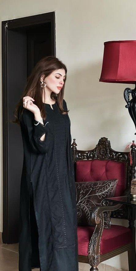 Black Shalwar Kameez For Women, Desi Shalwar Kameez, Black Shalwar Kameez, Shalwar Kameez Women, Couple In Black, Frock Ideas, Long Anarkali Gown, Cotton Dress Pattern, Affan Waheed