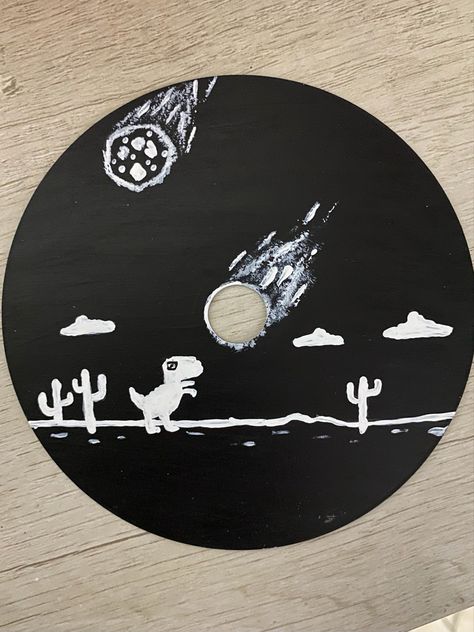 Things To Paint On Records, Black Cd Painting, Painting Ideas On Records, Disk Painting Ideas, Painted Cds Aesthetic, Ideas Para Pintar Discos, Lightswitch Ideas Painting, Records Painted, Cd Art Aesthetic Wall