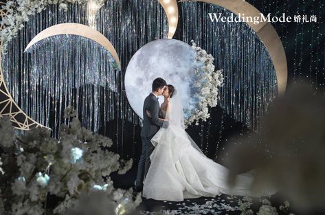 Moon Wedding Theme, Celestial Wedding Theme, Blue Winter Wedding, Galaxy Wedding, Starry Night Wedding, Wedding Hall Decorations, Ocean Wedding, Desi Wedding Decor, Moon Wedding