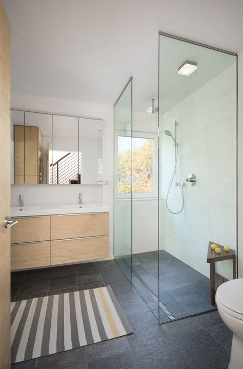 Lily Pond Contemporary - Contemporary - Bathroom - Portland Maine - by Spang Builders, Inc. | Houzz Top Bathroom Design, Shower Stalls, Bathroom Windows, Contemporary Bathrooms, Stylish Bathroom, Bathroom Renos, Shower Stall, Glass Shower, Contemporary Bathroom