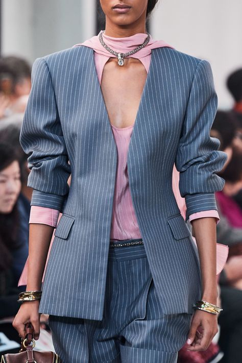 Suit Beige, Milan Fashion Week Spring 2020, 2020 Fashion Trends, Fashion Weeks, Fashion 2020, Suit Fashion, Vogue Paris, Outfits Ideas, Fashion Week Spring