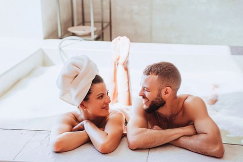 Couple In Bath Tub Aesthetic, Couple Bathtub Aesthetic, Couples Bathtub, Bath Couple, Prenup Photos Ideas, Bath Rituals, Resorts In Mexico, Bathtub Photography, Taking Bath