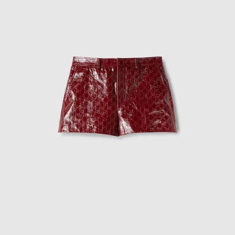 Shop the GG embossed shiny leather shorts in bordeaux at GUCCI.COM. Enjoy Free Shipping and Complimentary Gift Wrapping. Short En Cuir, Gucci Shorts, Short Cuir, High Neck Sweatshirt, Led Fashion, Black Leather Dresses, Pink Patent Leather, Fall Winter Collection, Fall Winter 2024