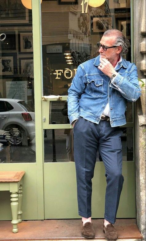 MENS DENIM STREETSTYLE FASHION TREND COUNCIL Alessandro Squarzi, Grey Pant, Old Man Fashion, Older Mens Fashion, Trend Council, Men's Denim Style, Mens Fashion Rugged, Streetstyle Fashion, Denim Style