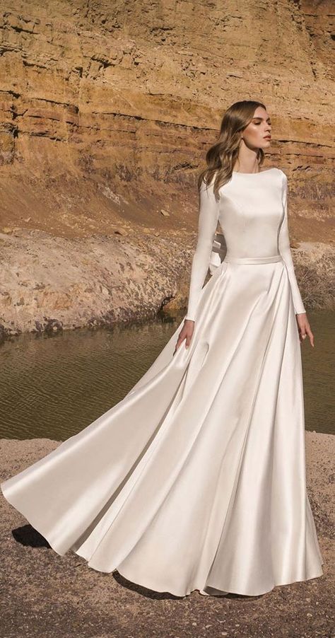 20 Best Wedding Dresses For Autumn 2021 | Cute Fall Wedding Gowns Organza Skirt Wedding Dress, Muslimah Wedding Dress, Long Sleeve Wedding Dresses, Sleeve Wedding Dresses, Simple Wedding Gowns, Chic Wedding Dresses, Muslim Wedding Dresses, Long Sleeve Wedding Dress, Stunning Wedding Dresses