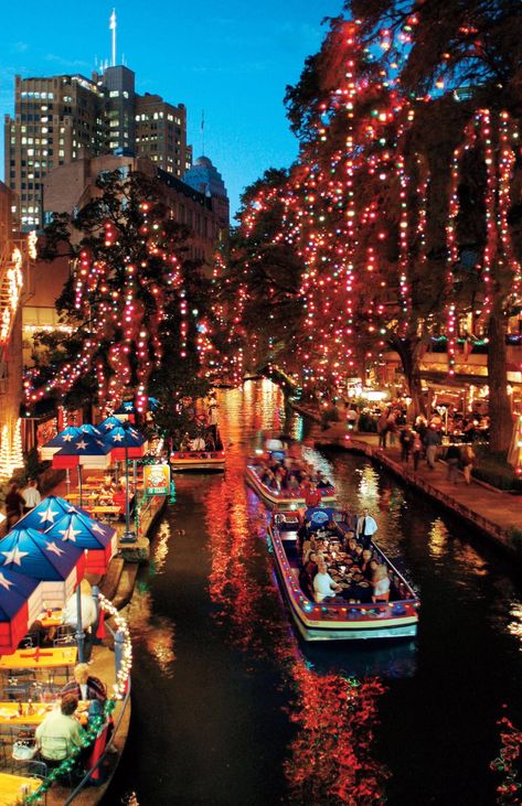 San Antonio Riverwalk Restaurants, San Antonio Attractions, Best Christmas Vacations, San Antonio Riverwalk, San Antonio River, Southern Christmas, River Walk, San Antonio Texas, Christmas Vacation