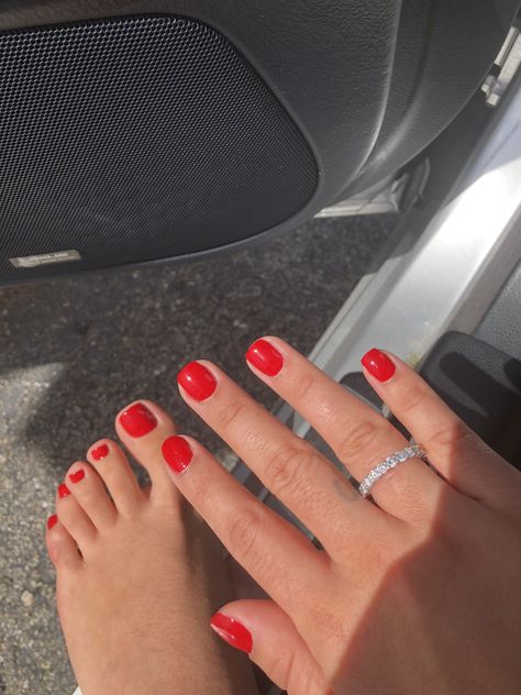 Spring Red Nails 2023, Red No Chip Nails, Bright Red Toe Nails, Gel Nails Red Short, Red Natural Nails Short, Opi Apple Red, Red Manicure Ideas For Short Nails, Red Manicure And Pedicure, Summer Red Pedicure