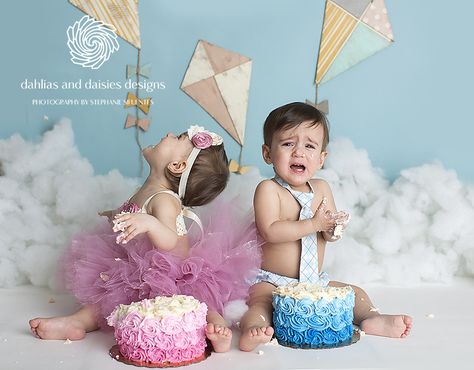 Twin Birthday Pictures, Twins Cake Smash, Dallas Cake, Twin Cake Smash, Twin Birthday Themes, Smash Cake First Birthday, Twin Birthday Cakes, Twins Cake, Rainbow First Birthday