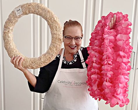 Pink Flamingo Wreath, Flamingo Centerpiece, Flamingo Projects, Pink Flamingo Decor, Plastic Flamingo, Flamingo Wreath, Pink Flamingo Party, Flamingo Themed Party, Flamingo Craft