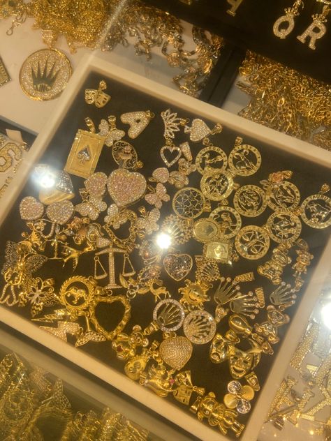 Gold Jewelry Wallpaper, Asian Gold Jewelry, Gold Jewellery Wallpaper, Body Jewelry Diy, Custom Gold Jewelry, Quinceanera Jewelry, Xoxo Jewelry, Xo Jewelry, Dope Jewelry Accessories