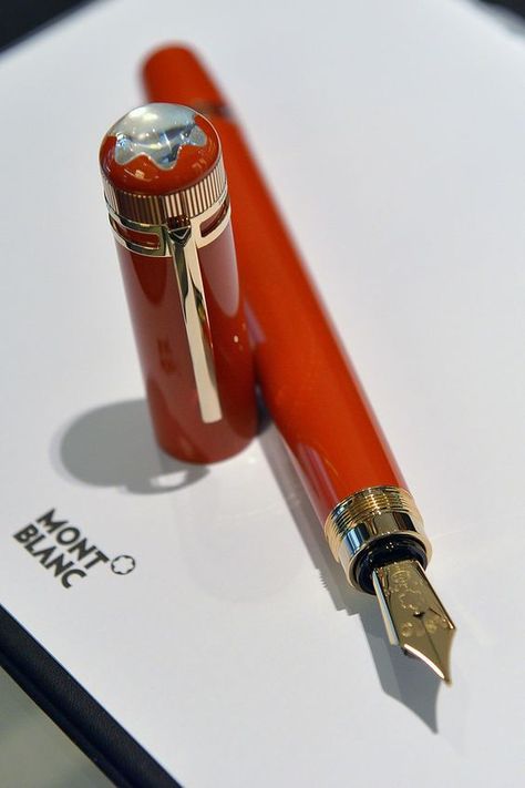 Montblanc Heritage 1914 333 fountain pen. Love the coral color. Too bad it's $17k! Mont Blanc Fountain Pen, Stylo Art, Pretty Pens, Montblanc Pen, Fine Writing Instruments, Luxury Pens, Pen Collection, Beautiful Pen, Fine Pens