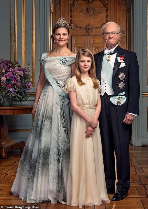 Swedish royal family look incomparable in their new glitzy official portraits Swedish Royalty, Princess Victoria Of Sweden, Princess Estelle, Young Prince, Princess Charlene, Royal Court, Full Length Gowns, Princess Sofia, European Royalty