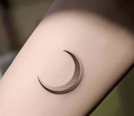 Eclipse Tattoo, Luna Tattoo, Small Star Tattoos, Elements Tattoo, Dot Tattoos, One Piece Tattoos, Moon Tattoo Designs, Stylist Tattoos, Small Hand Tattoos