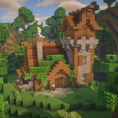 A wood and stone house with a tower that makes a great starter house! Tutorial for it at the link! Minecraft Tower House, House With A Tower, Minecraft Hus, Minecraft Tower, Minecraft Small House, Minecraft Medieval House, Minecraft Starter House, Mc Builds, Rumah Minecraft Sederhana