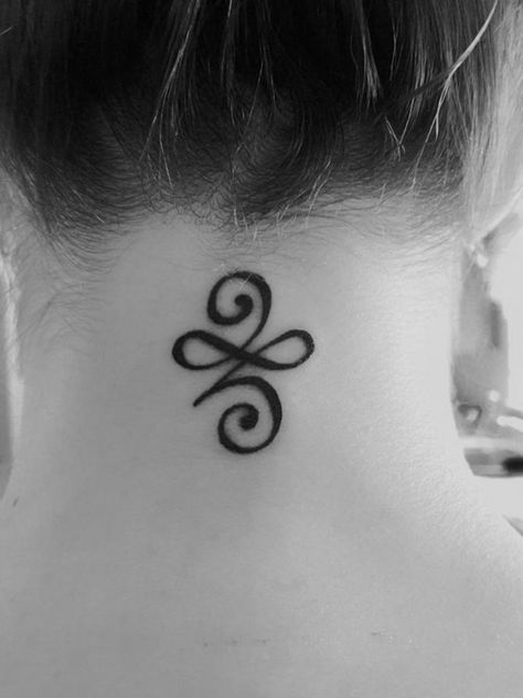 50 Amazing Celtic Tattoo Ideas That Will Make Your Presence Irish Symbol Tattoos, Symbol For New Beginnings, New Beginning Tattoo, Tattoo Diy, Tato Henna, Celtic Symbol, Celtic Tattoo, Strength Tattoo, Inspiration Tattoos