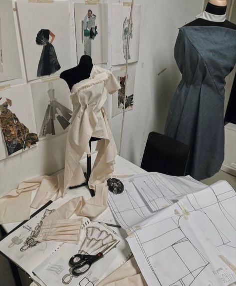 Fashion Major, Fashion Dream Job, Fashion Designer Studio, Fashion Jobs, Design Moda, Fashion Design Sketchbook, Career Fashion, Fashion Design Portfolio, Fashion Sketchbook