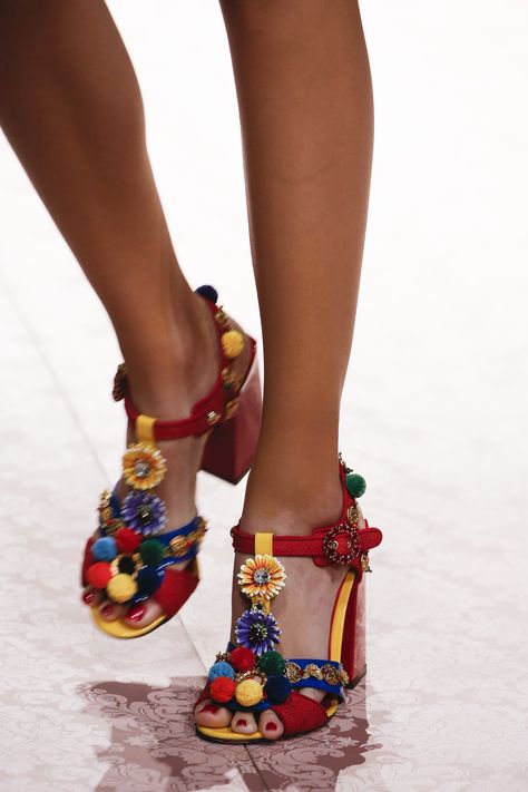 Dolce & Gabbana Spring 2019 Ready-to-Wear Collection - Vogue Dolce And Gabbana Sandals, Dolce And Gabbana Shoes, Sandals With Socks, Lauren Alaina, Thick Heel Shoes, Dress With Flowers, Womens Fashion Casual Fall, Womens Fashion Casual Winter, Dolce Gabbana Shoes