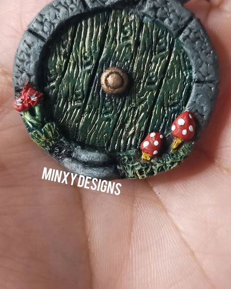 And this concludes my Hobbit saga this week 🥰 this Door charm is perfect as a keychain or necklace #hobbit #door #handcrafted #minisculpture #clay #charm #keychain #craftyminxy aftyminx Nerdy Clay Projects, Hobbit Door, Charm Keychain, Clay Projects, The Hobbit, Polymer Clay, Doors, Sculpture, Quick Saves