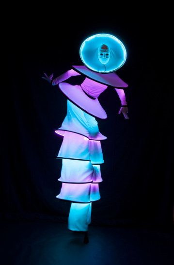 Costume With Lights, Stilt Costume, Alien Clothes, Led Costume, Led Clothing, Gala Ideas, Underwater Theme, Space Fashion, We Will Rock You