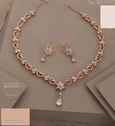 Bridal Jewellery Inspiration, Neck Pieces Jewelry, Buy Gold Jewelry, American Diamond Necklaces, Fancy Jewelry Necklace, Modern Gold Jewelry, Pretty Jewelry Necklaces, Gold Jewelry Simple Necklace, Beautiful Gold Necklaces