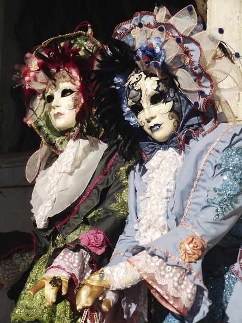 the carnival of venice 2014 - carnevale di venezia - photography - masks - maskers - photo by annalisa andrigo Venice Carnival Aesthetic, Venetian Carnival Costume, Masquerade Fashion, Masquerade Carnival, Venice Carnival Costumes, Venice Mask, Venetian Carnival, Carnival Of Venice, Art Outfit