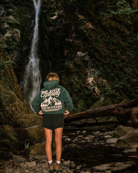 Explore The Great Outdoors 🌲🏔️ Explore The Outdoors Green Hoodie back in stock available @ vbrncy.com 🛒 . . . . . . . . . . #thejoyofexploringtheoutdoors #exploretheoutdoors #granola #mountains #hoodies #smallbusiness Cute Oversized Hoodies, Aesthetic Outdoors, Mountains Aesthetic, Hoodie Back, Matching Hoodies, Hoodie Aesthetic, Trendy Hoodies, Aesthetic Hoodie, Granola Girl