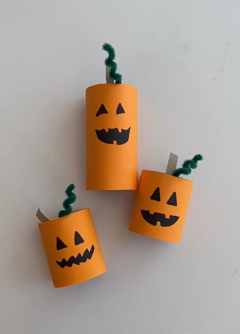 Bricolage D'halloween, Bricolage Halloween, Halloween Crafts Preschool, Halloween Paper Crafts, Homemade Halloween Decorations, Halloween Arts And Crafts, Halloween Preschool, Easy Halloween Crafts, Halloween Crafts Decorations