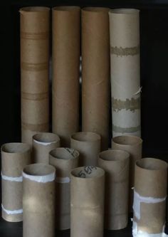 velas-decorativas-natal-17                                                                                                                                                      Mais Crafts For Fall, Recycling Materials, Tree Branch Art, Paper Towel Crafts, Branch Art, Beautiful Crafts, Easy Diy Decor, Toilet Paper Rolls, Gold Christmas Decorations