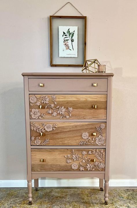 80s Nightstand Makeover, Stenciled Nightstand, Floral Painted Dresser Ideas, Diy Dresser Makeover Paint Girly, Floral Painted Nightstand, Painted Night Stands, Flipping Furniture, Apartment Living, Furniture Makeover