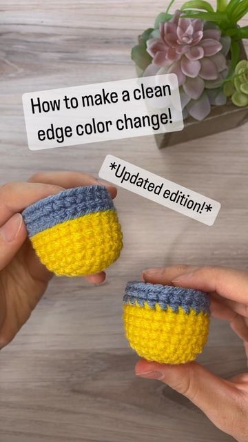 Holly Lanier - Amigurumi Pattern Designer on Instagram: "This is my favorite clean edge color change technique and has been such a game changer for many of my designs! It adds a beautiful clean edge that really elevates many designs. 😃 Since I know I will be asked, I don’t count the slip stitch round as it’s own round. If the color change round is R2, then the slip stitch round before it is labeled R2a. The slip stitches are simply the foundation for the color change round. 🥰 Have you used th Projek Mengait, Change Colors In Crochet, Crochet Hack, Confection Au Crochet, Pola Amigurumi, Crochet Stitches Video, Crochet Stitches For Beginners, Fun Crochet Projects, 자수 디자인