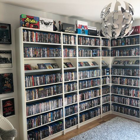 Dvd Storage Aesthetic, Bluray Storage Ideas, Movie Storage Ideas, Movie Shelf Ideas, Video Game Shelves, Dvd Collection Aesthetic, Collectors Room Ideas, Comic Book Rooms, Movie Display