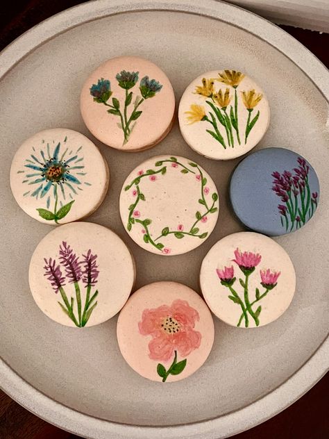 Wildflower Macarons, Wildflower Birthday Party, Desert Decor, Macaron Cookies, Macaroon Recipes, Simple Aesthetic, French Macarons, Wonderland Party, Cookie Cake