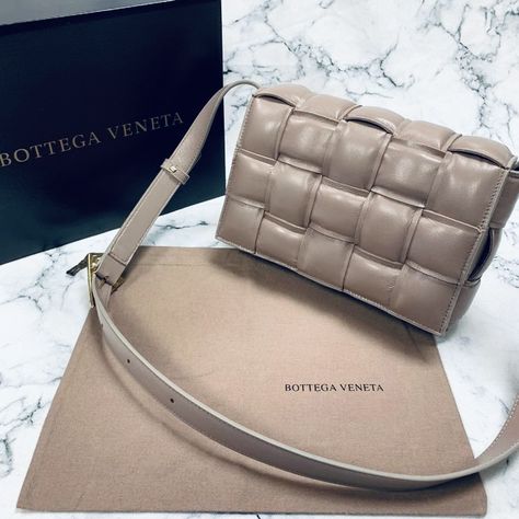 Bogetta Veneta, Casette Bag, Bottega Veneta Padded Cassette Bag, Doudoune The North Face, Padded Cassette Bag, Taupe Bag, Bottega Veneta Bag, Fancy Bags, Purse Organization