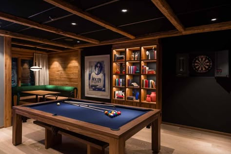 Cinema Room With Pool Table, Pool Table Game Room Ideas, Cinema And Games Room, Home Bar With Pool Table, Games Room With Pool Table, Pool Table Garage, Garage Pool Room, Games Room With Bar, Home Pool Room