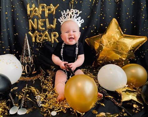 Newyears Photoshoot Baby, New Year’s Eve Baby Photo Shoot, Happy New Year Baby Photoshoot, Baby New Years Photoshoot, New Years Baby Photoshoot, New Year Baby Photoshoot, New Years Photoshoot, Calendar Photoshoot, Happy New Year Baby