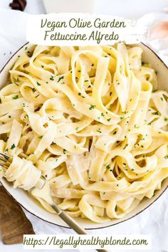 Vegetarian Fettuccine Alfredo, Fetuccini Alfredo, Vegan Fettuccine, Vegan Fettuccine Alfredo, Vegan Alfredo Sauce, Vegan Pasta Dish, Vegan Alfredo, Vegan Queso, Vegan Entrees