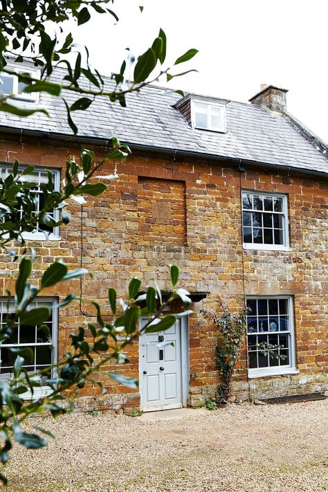 Georgian Farmhouse Exterior, Georgian Farmhouse Interiors, Yorkshire Farmhouse, Farmhouse Facade, Cottage Couture, House Manifestation, Georgian Cottage, Lodge Exterior, Georgian Farmhouse