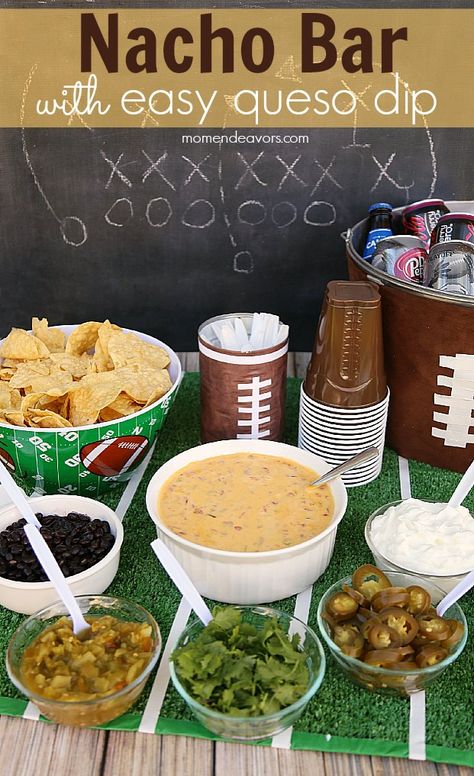 Nacho Salat, Healthy Football, Queso Dip Recipe, Football Party Foods, Nacho Bar, Queso Dip Recipes, Food Spread, Football Baby Shower, Bowl Party Food