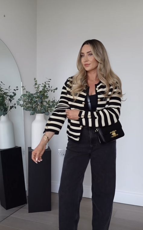 Striped Cardigan Outfit Aesthetic, Striped Cardigan Outfit Work, Stripes Cardigan Outfit, Black And White Striped Cardigan Outfit, Principal Outfits, Striped Cardigan Outfit, Lente Outfit, Stripe Cardigan Outfit, Casual Elegant Outfits