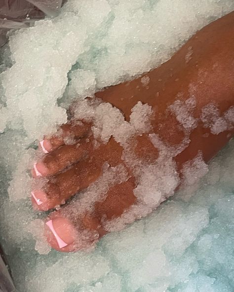 ⚠️‼️NEW SERVICE ALERT!! ⚠️‼️ SLOTS OUTTT!! AS SOME OF YOU KNOW I’VE NOW OFFICIALLY STARTED OFFERING JELLY PEDICURES! Never heard of it? Well head over to my booking site to find out more! Why not make your beauty care more relaxing 😌😏💋🧖‍♀️ - #jellypedi #jellypedi #jellypedicure #frenchtiptoes #prettytoes #acrylictoes #pedicure #manipedi #northlondonnailtech #northlondonnails #londonnailtech #nailsnailsnails New Service Alert, French Tip Toes, Jelly Pedicure, Acrylic Toes, London Nails, New Service, Booking Sites, Pedicures, Mani Pedi