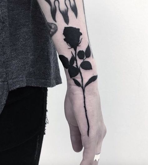 Black Rose Tattoo, Black Rose Tattoos, Tattoo Rose, B Tattoo, Badass Tattoos, Black Ink Tattoos, Rose Black, Trendy Tattoos, Tattoo Lettering