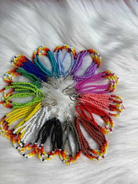 Beadwork Earrings, Beaded Earrings Native, Beadwork Designs, Beaded Earrings Diy, Native Beadwork, Beautiful Beadwork, Native American Beadwork, Handmade Earrings Beaded, Beaded Earrings Patterns