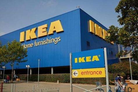 Ikea Fans, Ikea Chest Of Drawers, Ikea Finds, Money Saving Advice, Life On A Budget, Artificial Lawn, Ikea Store, Get Gift Cards, Small Sideboard