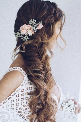 Rustic Wedding Hairstyles: 36 Ideas For A Feminine Look ★ rustic wedding hairstyles side long braid with pink roses and greenery ulyana.aster Wedding Hairstyles Side, Side Braid Wedding, Throwback Fashion, Wedding Hair Side, Rustic Wedding Hairstyles, Side Braid Hairstyles, Braided Updo Wedding, Bridal Styling, Elegant Wedding Hair