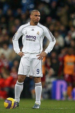 Ronaldo Inter, Ronaldo Brazil, Brazilian Soccer Players, Ronaldo 9, Juventus Soccer, Real Madrid Team, Eric Cantona, Legends Football, Ronaldo Real Madrid