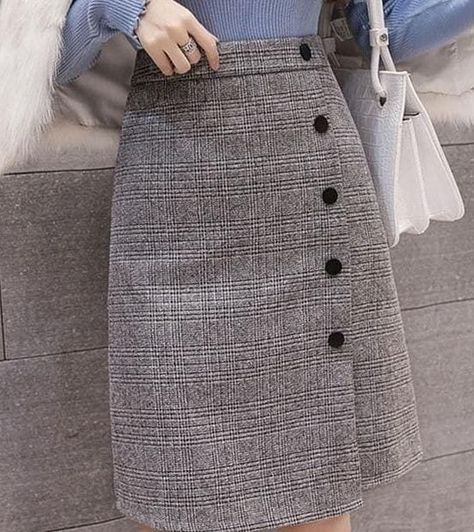 Skirt outfits ideas Style Année 80, Timeless Fashion Pieces, Skirts Vintage, Sweater Outfits Fall, Skirt Outfits Fall, Winter Skirt Outfit, Rock Outfit, Latest Skirts, Retro Mode